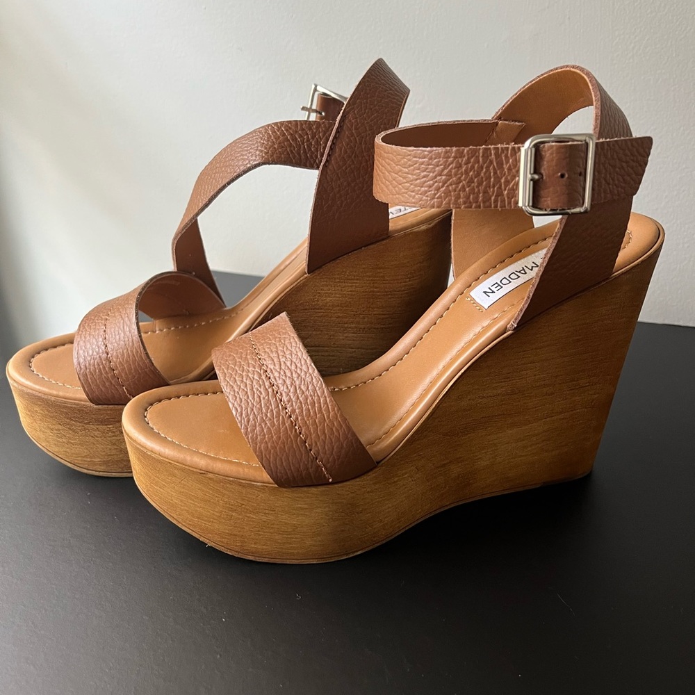 Steve Madden wedge sandals 9